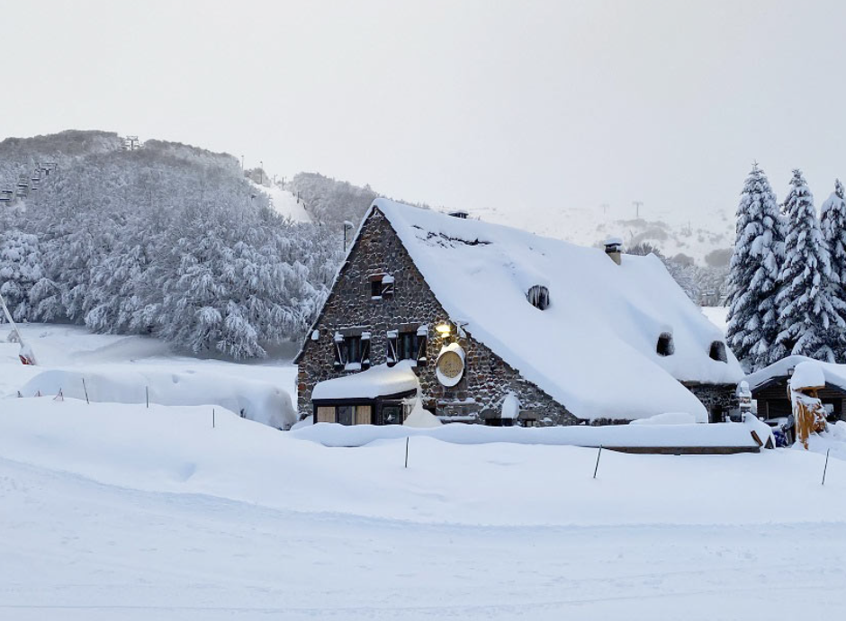 Restaurant La Bergerie, Super-Besse — lieu d'attribution PLAYK #001